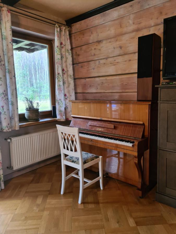Dworek Ogrodniki, Caloroczny Dom Na Wylacznosc, Basen, Sauna, Las, Staw Rybny, Altana Grillowa, Ognisko, Pianino, Kominek, Piec Chlebowy, Duza Ogrodzona Posesja Tuczna Exterior foto